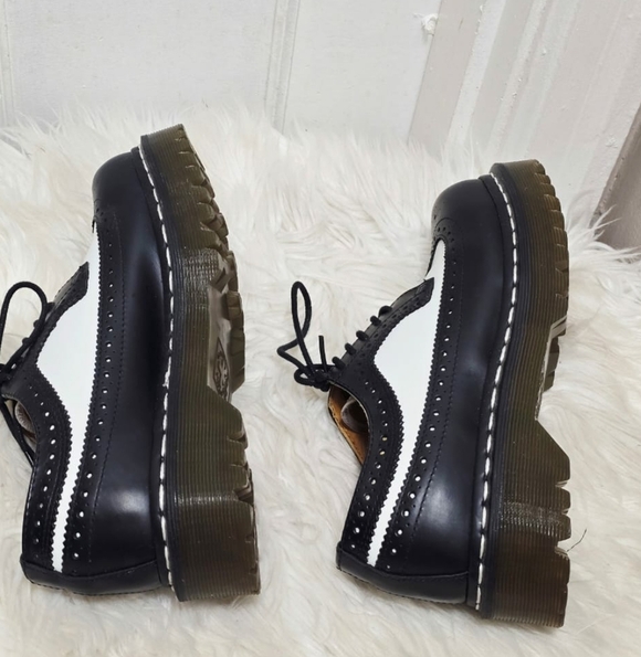 Dr. Martens 3989 Bex Smooth Leather Brogue Shoes in Black Size L6 M5 NWOT main image 9